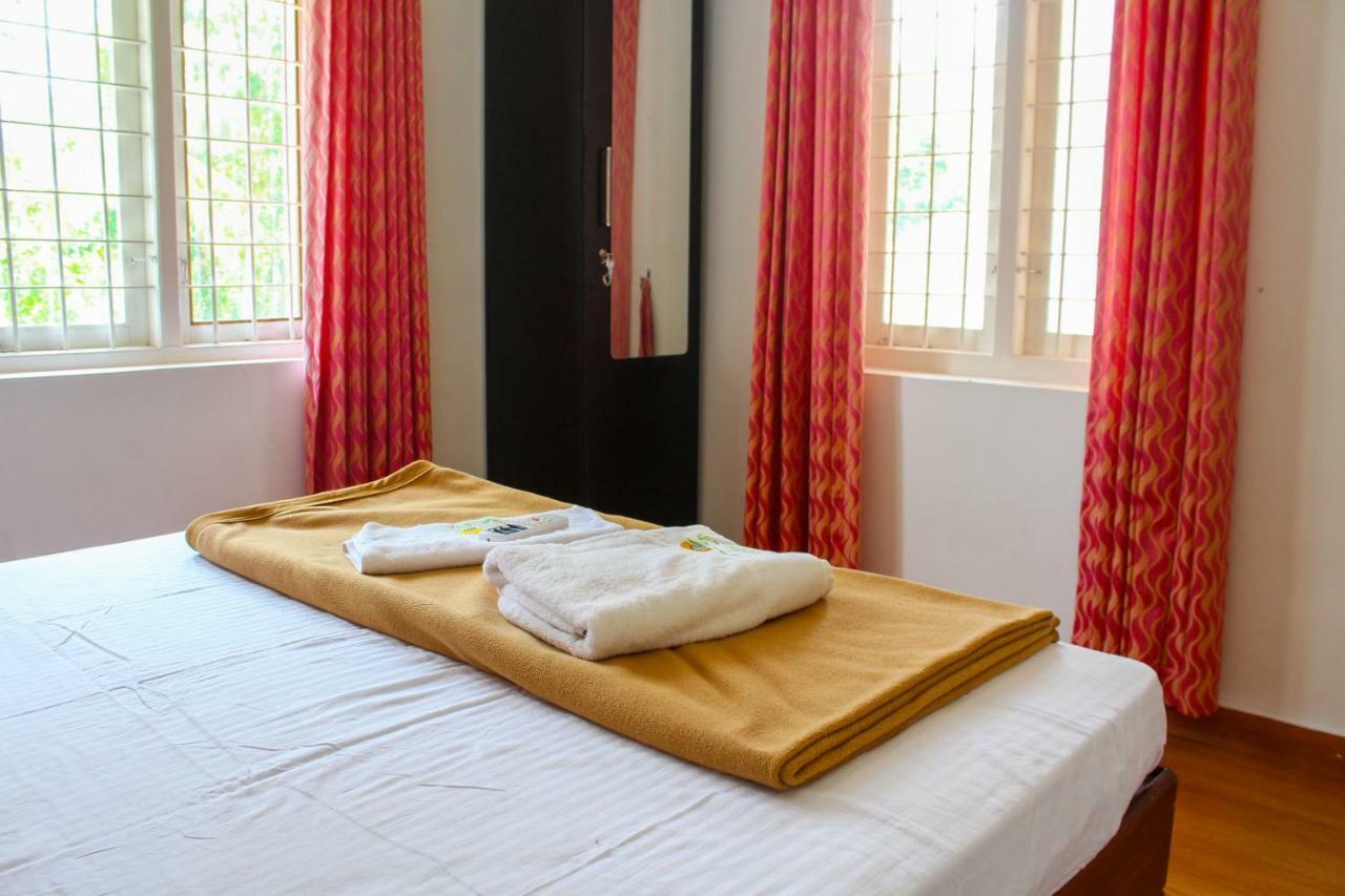 Magic Land Resorts Athirapally Irinjalakuda Exterior foto